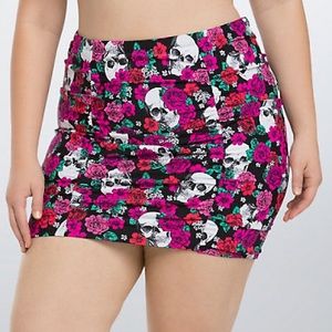 TORRID skulls and roses skirted swim bottom, 2X.